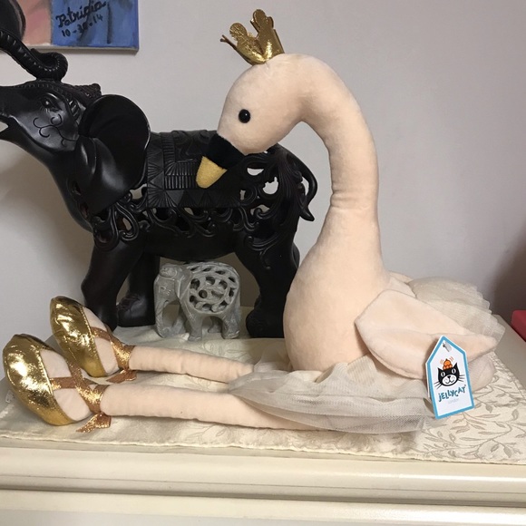 DO NOT BUY! Jellycat Fancy Swan Stuffed Animal - Picture 6 of 12